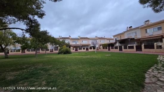 BUNGALOW REFORMADO CON SOTANO ACABADO  , PISCINA - ALICANTE