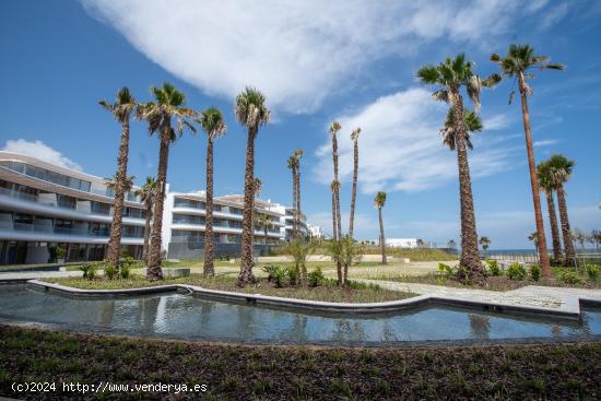 APARTAMENTO EN PRIMERA LÍNEA DE PLAYA EN ESTEPONA CON ACCESO DIRECTO A LA PLAYA - MALAGA