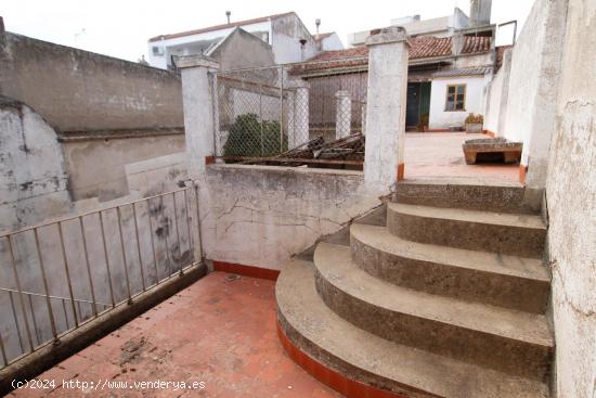 Se vende una increíble propiedad ubicada en el  centro de Montijo. - BADAJOZ