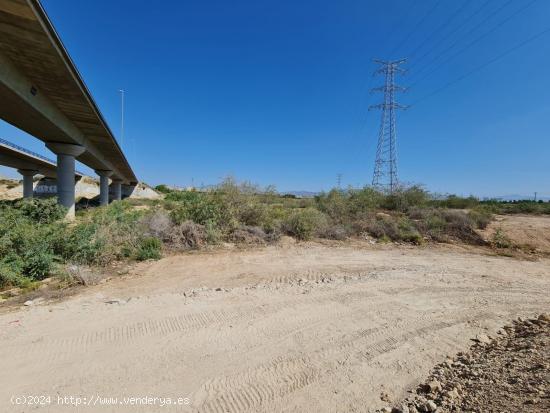 TERRENO NO URBANIZABLE - PRÓXIMO A LA UNIVERSIDAD - ALICANTE