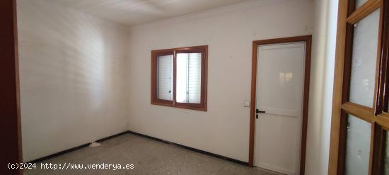 SUPERCASA CON LOCAL EN VENTA - LAS PALMAS