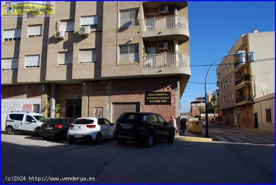 ¡Increíble oportunidad! Local comercial en el centro de Santomera con fachada a dos calles y 203 m