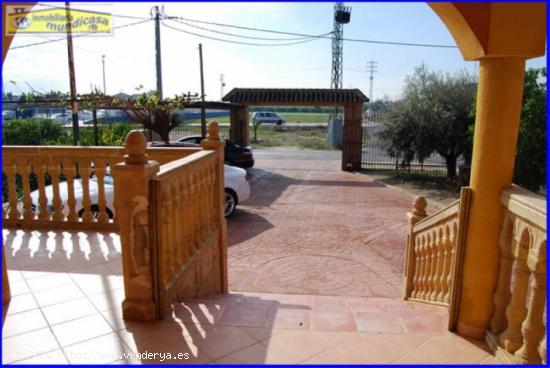 Chalet con piscina y barbacoa en El Raal - MURCIA