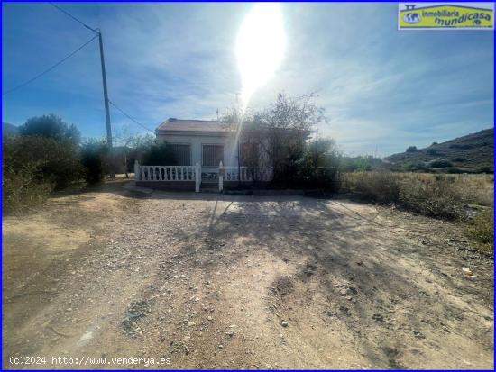 Se Vende estupenda casa con terreno en Orihuela. - ALICANTE