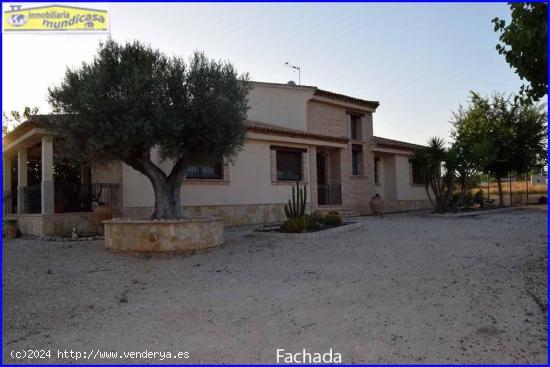 Chalet en parcela de 2.403 m² con vistas espectaculares en Matanzas, Santomera - MURCIA