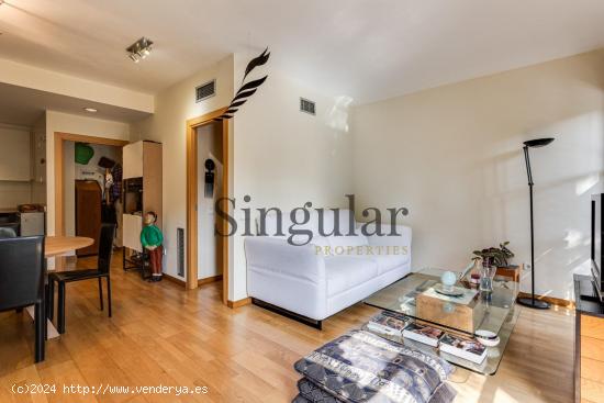 Apartamento junto a la  Plaza de la Concordia  en el barrio de Les Corts - BARCELONA