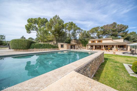 Finca rústica de diseño con piscina - BALEARES