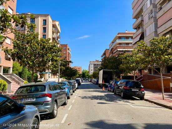 PLAZA de PARKING en CAMI FONDO en ALQUILER - BARCELONA