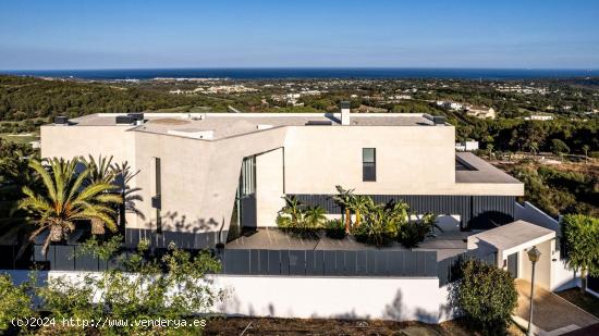 Villa de lujo de 5 dormitorios y 5 baños con Vistas al Mar, Sotogrande, San Roque - CADIZ