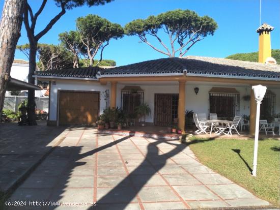 Chalet urbano en zona Playa de la Barrosa - CADIZ