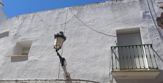 Casa para derribar totalmente centrica - CADIZ