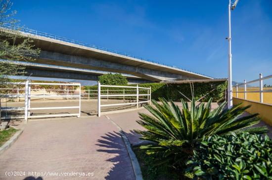 VENTA DE CENTRO EQUESTRE CON LICENCIA DE CUADRA MAYOR -  30 boxes FINCA URBANA CON VIVIENDA - MALAGA