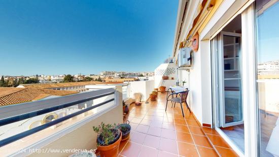 ¡Precioso y soleado ático con 16 m2 de terraza e inmejorables vistas para siempre! - MALAGA