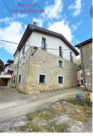 Casa de pueblo, de piedra, con todas las comodidades. - NAVARRA