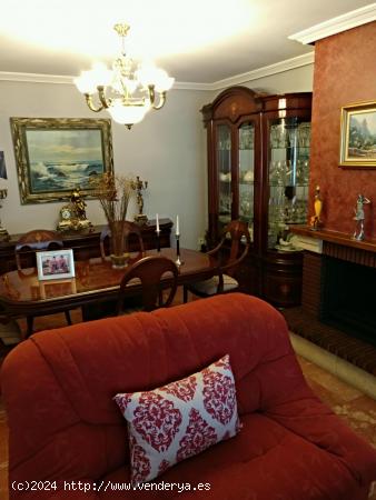 Se vende casa zona La Luna - JAEN