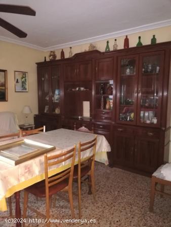 SE VENDE CASA EN URBANIZACIÓN VALDEASTILLAS - JAEN