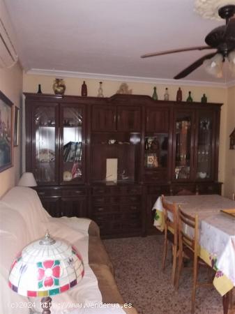 SE VENDE CASA EN URBANIZACIÓN VALDEASTILLAS - JAEN