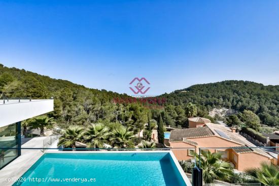 VILLA DE LUJO CON VISTAS AL MAR EN ZONA PROVILEGIADA - ALICANTE