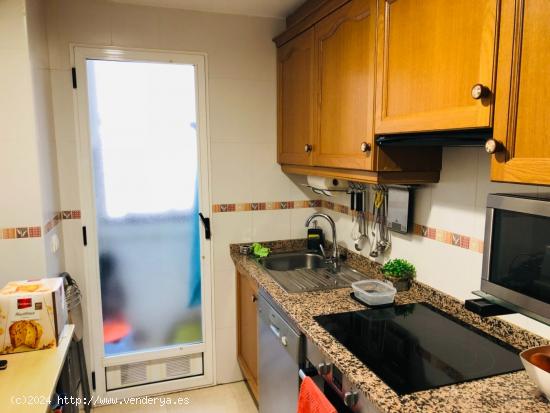 Piso de tres habitaciones y dos baños con trastero - CASTELLON