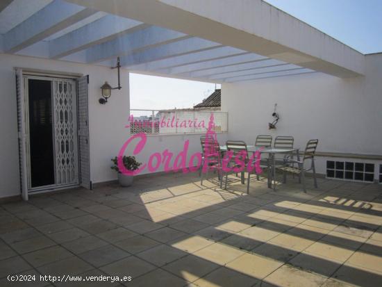 MAJESTUOSA CASA INDEPENDIENTE CON ASCENSOR Y PISCINA - CORDOBA