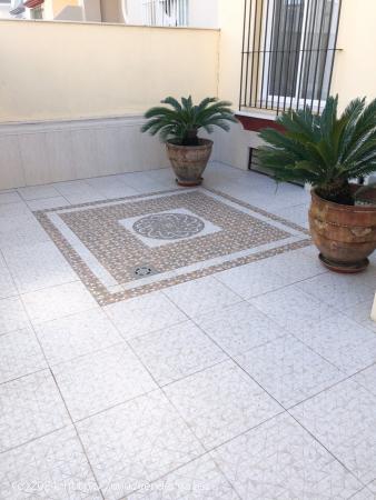 CASA REFORMADA EN BUENA ZONA - SEVILLA