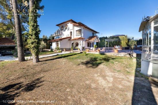 MAGNIFICO CHALET EN ALBOLOTE, ZONA CUBILLAS - GRANADA