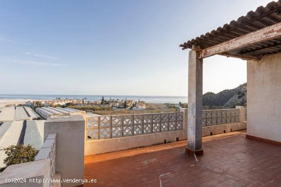 TORRENUEVA COSTA - BONITA CASA CON GRAN PARCELA 1210 M - GRANADA