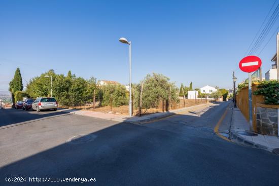 Compra tu parcela para hacer la casa de tus sueños a 5 min de Granada. Huétor Vega - GRANADA