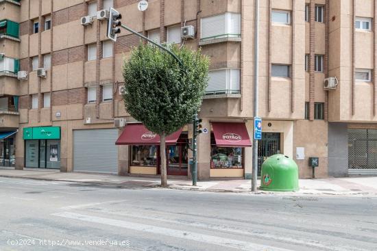 Local comercial en Doctor Alejandro Otero - GRANADA