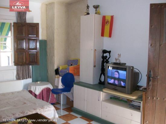 Apartamento con terraza y piscina comunitaria - MURCIA