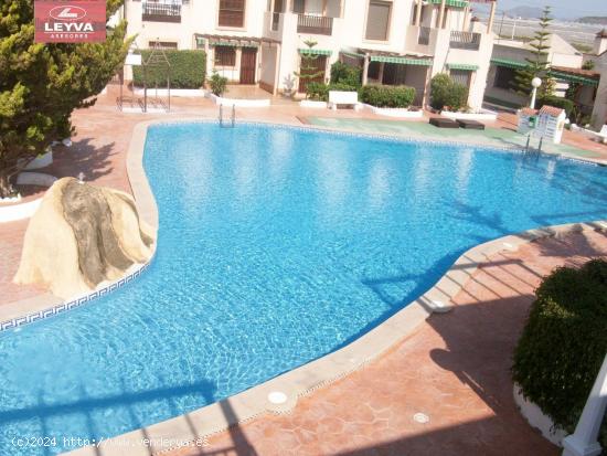 Apartamento con terraza y piscina comunitaria - MURCIA