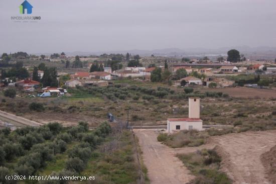 CASA CON PARCELA EN URBANIZACION EL RELOJ - MURCIA