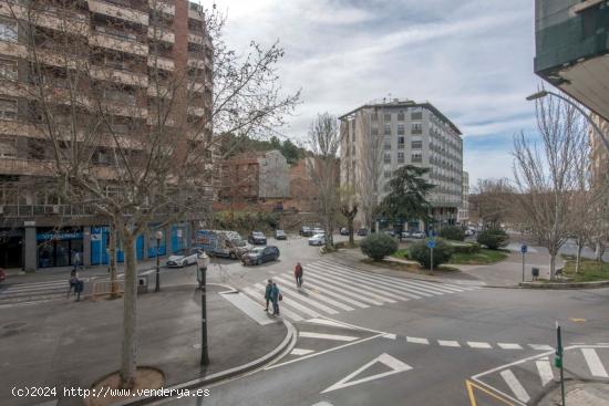Despacho profesional en pleno Passeig Pere III - BARCELONA