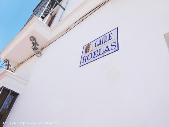 Parcela de 300 M2 y 12,5 M de fachada en el centro de Olivares, C/ Roelas. - SEVILLA