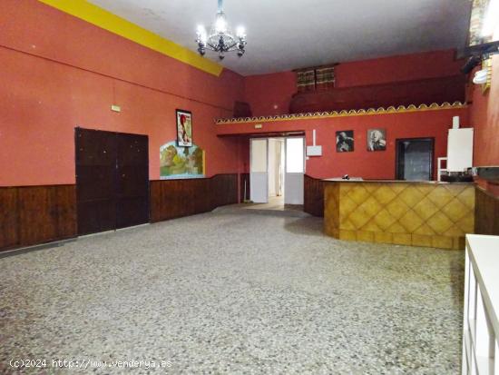 Local comercial de 556 M2 en el centro, en la mejor zona comercial. - SEVILLA