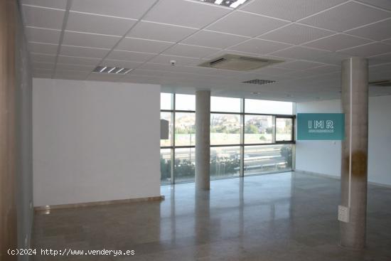 Oficina en edificio Domo Center (Bormujos) - SEVILLA