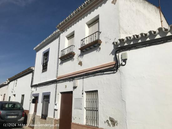 Casa en Las Colonias, Olivares - SEVILLA