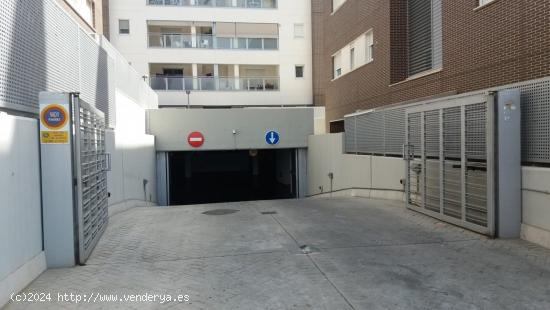 Plaza de garaje junto Ciudad Expo - SEVILLA