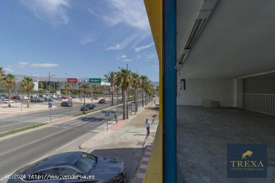 Fantastica Nave Industrial frente al centro Comercial Gran Plaza -Roquetas de Mar - ALMERIA