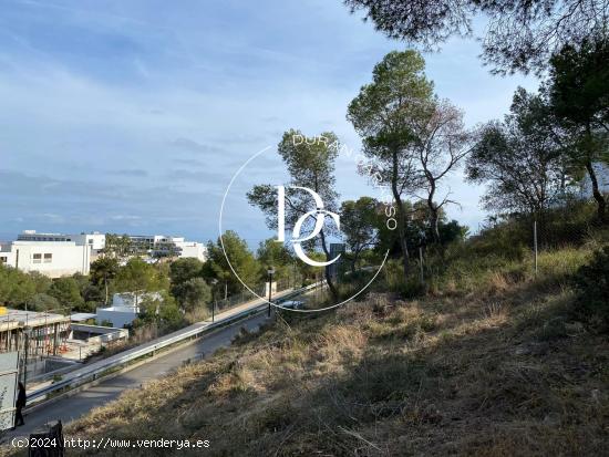 Parcela en venta con vistas al mar en Can Girona - BARCELONA