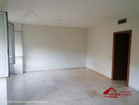 EN PLENO CENTRO DE CÓRDOBA, MAGNIFICA VIVIENDA CON ASCENSOR Y PARKING INCLUIDO - CORDOBA