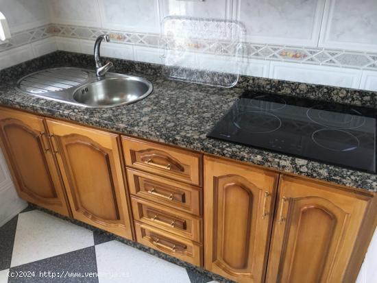 APARTAMENTO EN HUÉTOR TÁJAR ZONA PISCINA PÚBLICA, CON 1 DORMITORIO, 1 BAÑO, SALÓN, COCINA Y TER