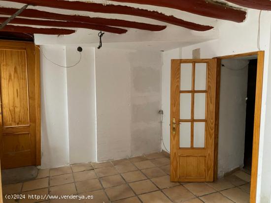 CASA SITUADA EN ZONA AISLADA DE CHAUCHINA ZONA TRANQUILA E IDEAL PARA VIVIR !!! - GRANADA