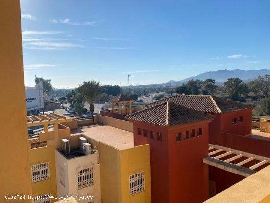 PRECIOSO ATICO CON VISTAS AL MAR DE TRES DORMITORIOS Y GRANDES TERRAZAS - ALMERIA