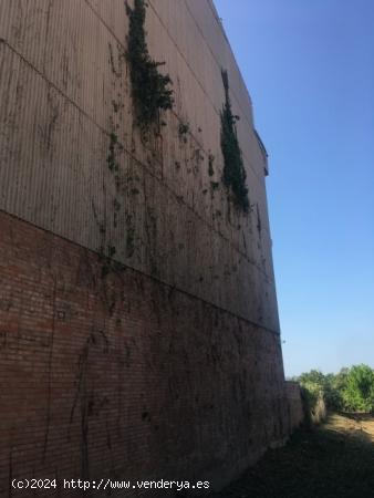 Solar urbà a la zona de Plaça Catalunya, edificable sotans, baixos i 5 plantes pis - BARCELONA