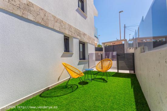 ÚLTIMA VILLA AL LADO DE LA PLAYA DE LA MATA AMUEBLADA - ALICANTE