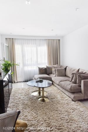 APARTAMENTO LUXURY, UBICADO EN CENTRO DE TORREVIEJA VISTAS AL PUERTO - ALICANTE