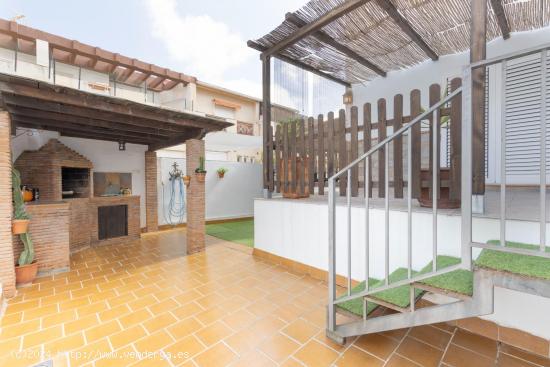 Precioso piso en urbanización con piscina, garaje y amplía terraza. - GRANADA
