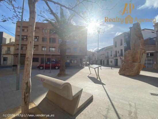 ¡¡IDEAL COMO INVERSIÓN!! Piso en el centro de Moncofar, con terraza, 3 habitaciones y  2 baños. 