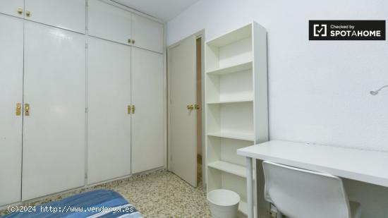 Acogedora habitación en alquiler en un apartamento de 5 dormitorios en Ronda - GRANADA